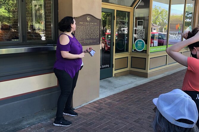 Ghost Tour and Pub Crawl - Logistics: Meeting Point and Practical Details