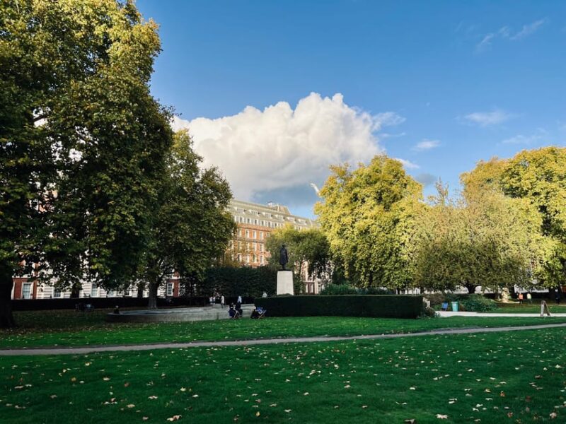 Ghost Tour of Mayfair - The Experience with a Skilled Guide