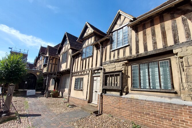 Ghosts, Crime & Legends Quest Experience in Warwick - The East Gate and St. Peter’s Chapel