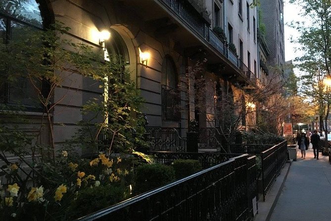 Ghosts of Greenwich Village: 2-Hour Private Walking Tour - Exploring the Artistic and Literary Haunts of West Village