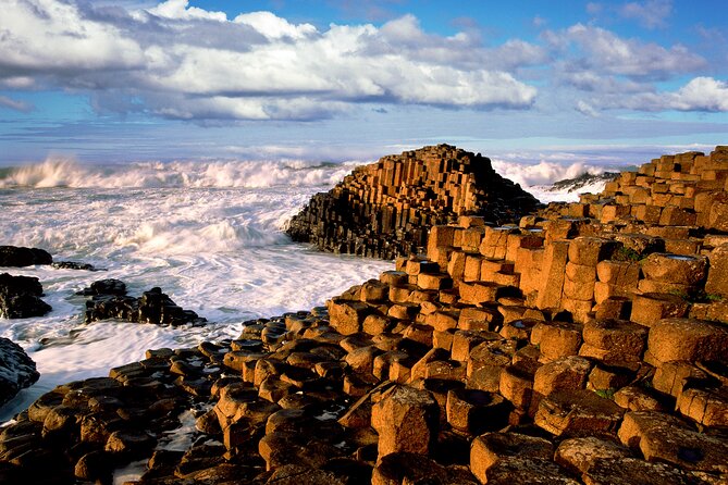 Giants Causeway and Belfast Private Day Tour - Marveling at the Giants Causeway’s Basalt Columns