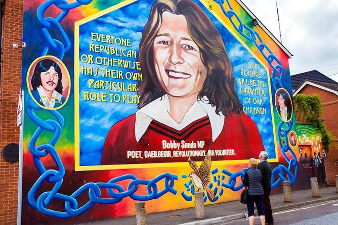 Giant's Causeway, Dark of Hedges & Belfast Day Tour From Dublin - The Guide and Driver Experience