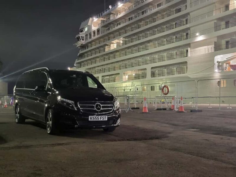 Giant's Causeway Private Tour by Five Star Luxury Transfers - Discovering Dunluce Castle and Bushmills