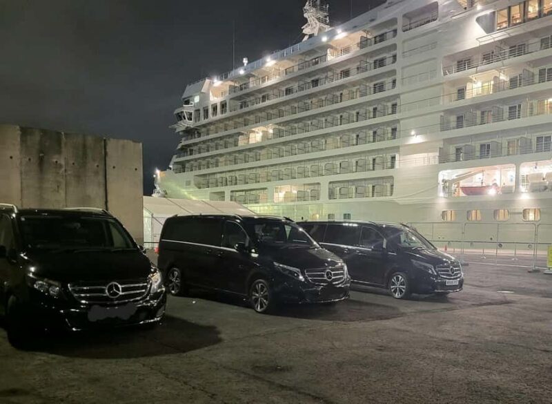 Giant's Causeway Private Tour by Five Star Luxury Transfers - Ending the Day with a Black Cab Return