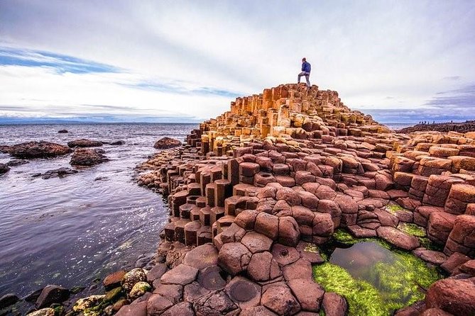 Giant's Causeway Tour from Belfast - Luxury Bus + Castles Tour - Exploring the Giants Causeway’s Basalt Columns