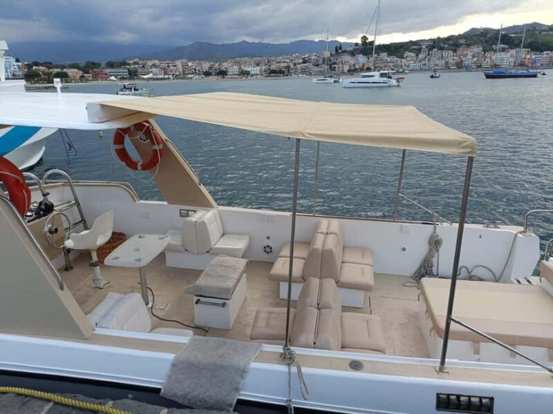 Giardini-Naxos: Sunset Boat Tour with Aperitif and Dolphins - Logistics: Meeting Point and Accessibility