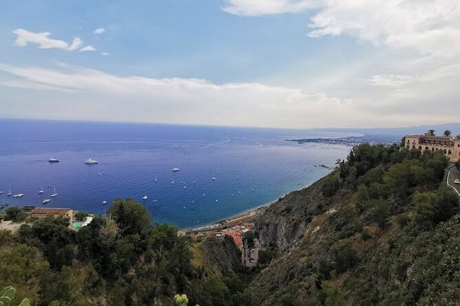 Giardini , Taormina & Castelmola - Scenic Pass-By Views of Isola Bella