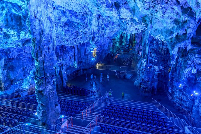 Gibraltar Inside Out Intermediate Tour 3.30hrs - Iconic Landmarks: The Great Siege Tunnels and Moorish Castle