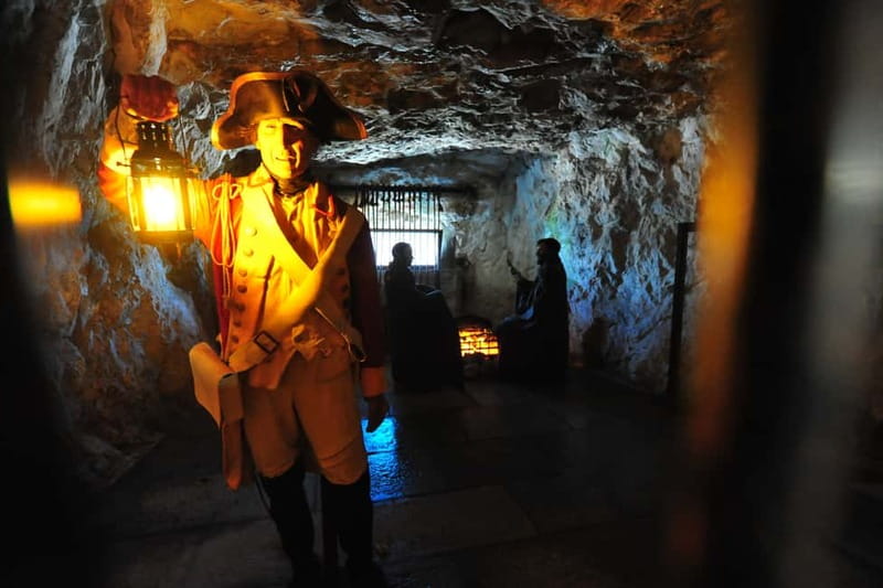 Gibraltar: Private Highlights Tour with Entry Tickets - Visiting Gibraltar’s Iconic Landmarks