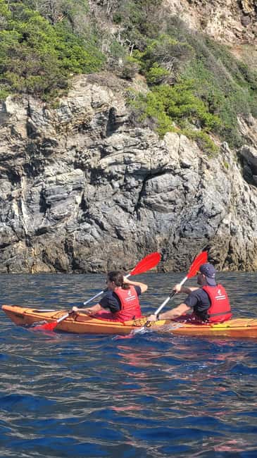 Giens and the presque-île in sea kayak with a guide - Discover the Stunning Coastline of Giens in a Guided Sea Kayak Tour