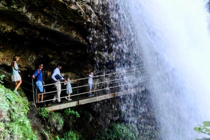 Giessbach Waterfall + CLOY Pier Iseltwald Sightseeing Tour Privat - Explore Interlaken’s Hidden Waterfall and Movie Site in Comfort and Style