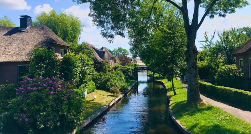 Giethoorn : 1 Hour Canal Cruise Village & National Park - Who Will Enjoy This Giethoorn Canal Tour?