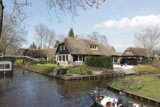 Giethoorn and Zaanse Schans Day Tour with Small Boat Ride - How This Tour Stands Out from Other Excursions