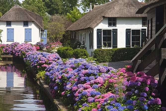 Giethoorn and Zaanse Schans Day Tour with Small Boat Ride - Who Will Appreciate This Tour Most
