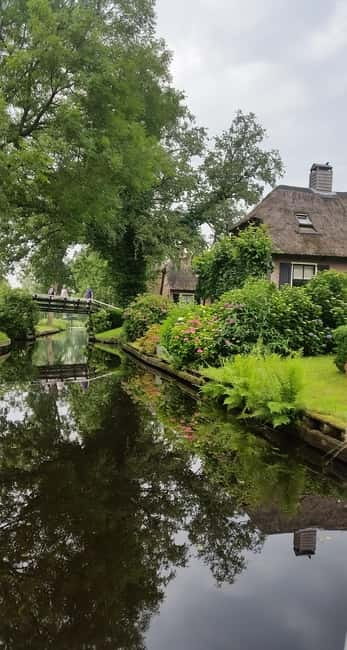 Giethoorn: Boat Rental 2,5 hour 1-8 persons - Additional Inclusions and Whats Not Included