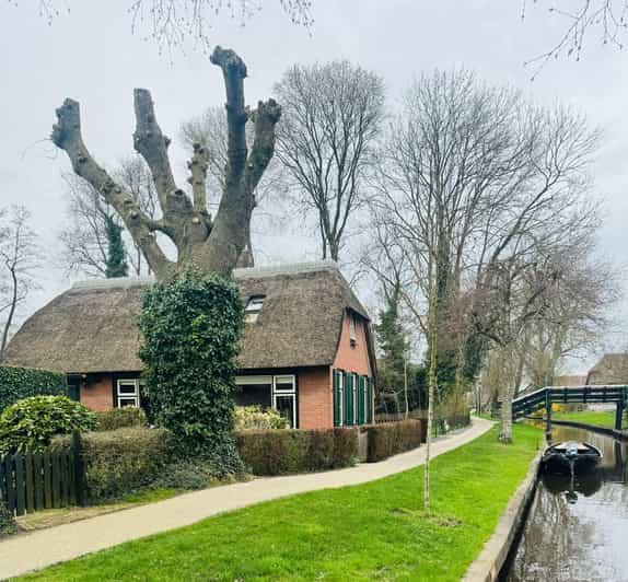 "Giethoorn: Exclusive Private Tour of the Dutch Venice" - Return in Style to Amsterdam