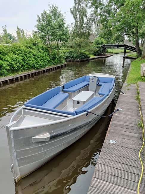 Giethoorn : Luxury Private open boat tour with local captain - Discover Giethoorn in Comfort and Style