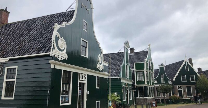 Giethoorn, Private Boat Tour & Zaanse Schans Windmills - Walking and Waterway Experience in Giethoorn