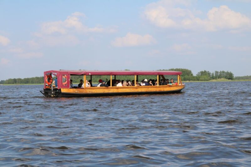 Giethoorn: Private Guided Canal Cruise with Coffee and Tea - Practical Information: Booking, Cancellation, and Accessibility