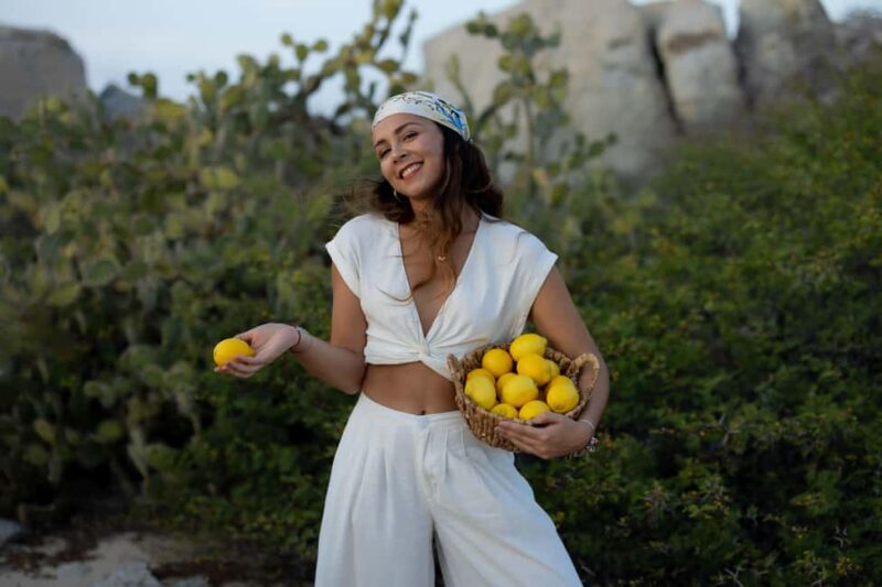 Giethoorn: Private Photoshoot with Professional Photographer - The Guide’s Approach and Language Support