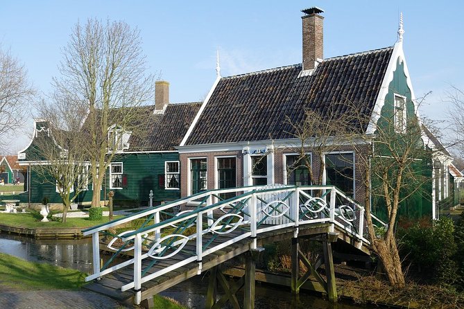 Giethoorn Private Tour, Canal Cruise and Windmills from Amsterdam - Optional Self-Driving Boat Experience