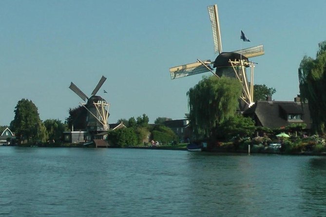 Giethoorn Private Tour Guide Giethoorn in luxury Jaguar S Type - Photo Stop at Muiderslot Castle