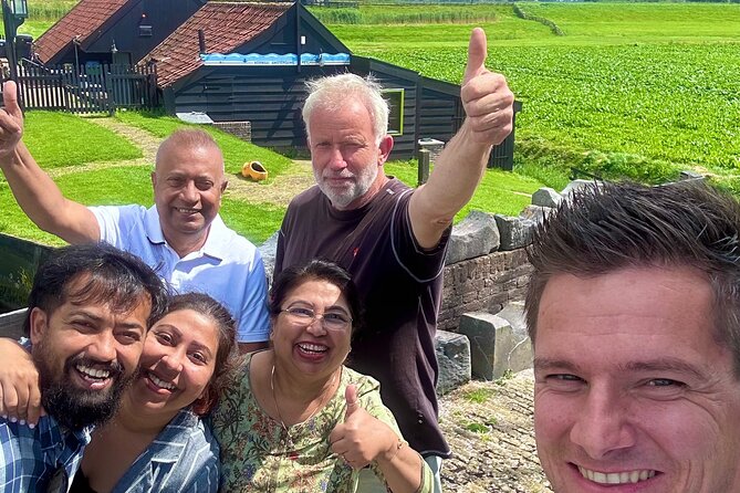 Giethoorn Roundtrip Transport with Optional Guided Canal Cruise - Key Points