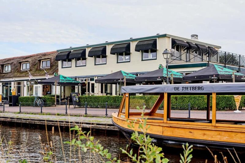 Giethoorn: Sightseeing Boat Tour - Insights Shared by the Guides