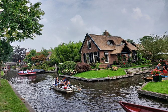 Giethoorn Small-Group Tour from Amsterdam (Max. 8 People) - Flexible Drop-Off Options in Amsterdam or Zandvoort