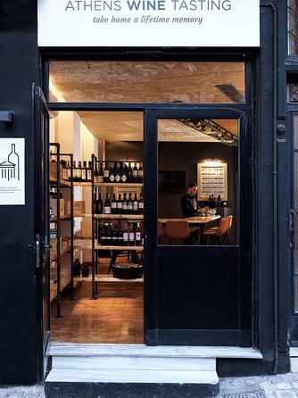 Gin tasting experience in Athens - The Guide and the Atmosphere of the Tasting