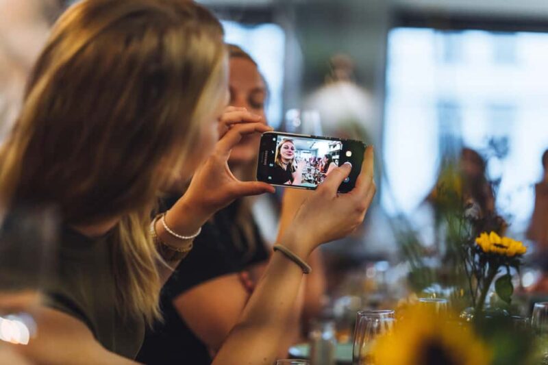 Gin tasting in Eimsbüttel - Restaurant Klinker - The Guided Experience with Marc: Storytelling & Knowledge