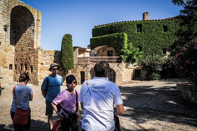 Girona & Costa Brava Small Group Tour From Barcelona with Pickup - Visiting Girona’s Historic Old Town and Roman Walls