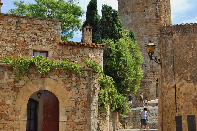 Girona & Costa Brava Small-Group Tour with Pickup from Barcelona - Discovering Girona’s Jewish Heritage