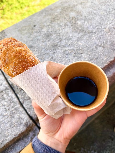 Girona Evening Food Tour & Tapas Bar Experience - Wine and Tapas Tasting in Carrer de les Olles