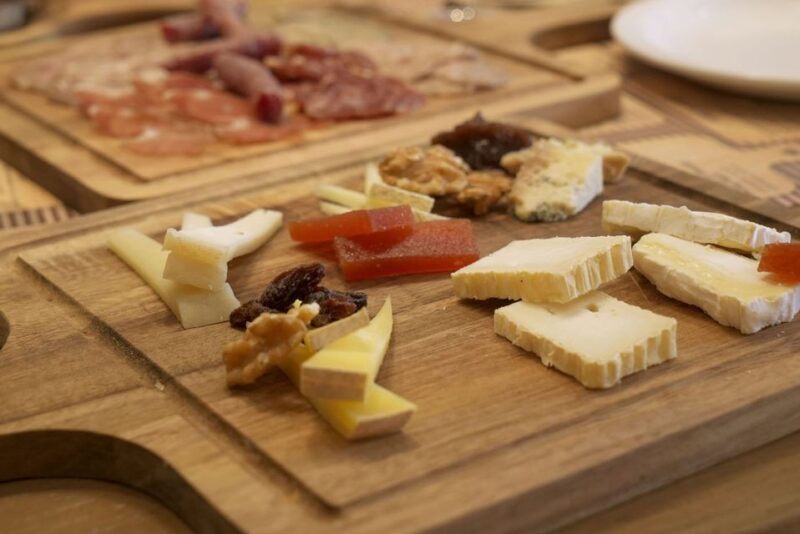 Girona: History and Gastronomy Small Group with Tastings - Logistics and Meeting Points