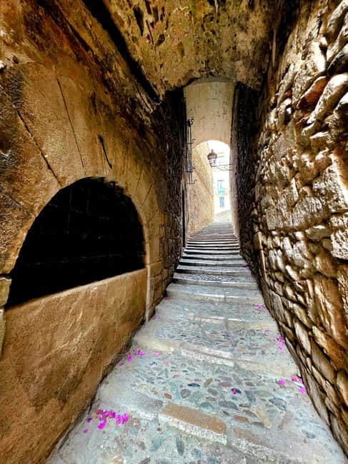 Girona: Jewish Heritage Tour with Museum Entry - Walking Through Girona’s Jewish Quarter