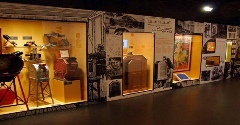 Girona: Museum of Cinema Entry Ticket - Discovering the Tomàs Mallol Collection in Girona