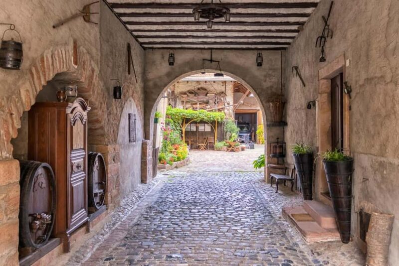 Girona: Private 2-Hour Intro Walk with Local Guide - The Walk Itself: Pacing, Stops, and Flexibility