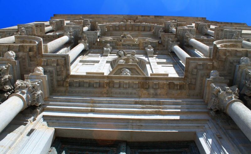 Girona: Small Group Walking Tour - Inside the Girona Cathedral and its Gothic Nave