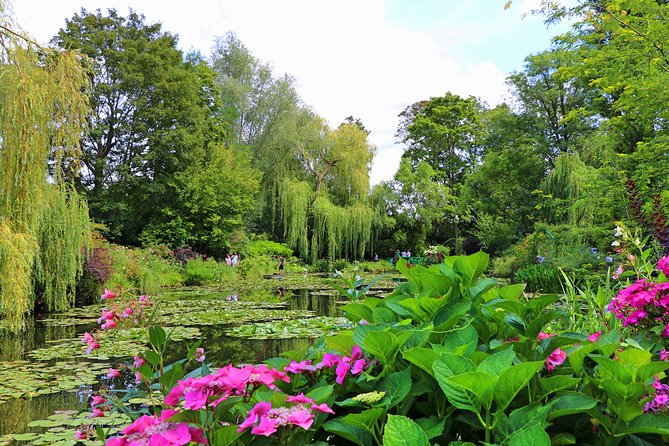 Giverny and Monet's Garden Half-Day Trip from Paris - Limitations and Considerations