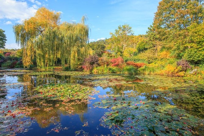 Giverny and Versailles Full-Day Private Guided Tour with Hotel Pickup - Explore Two Iconic French Attractions in One Day