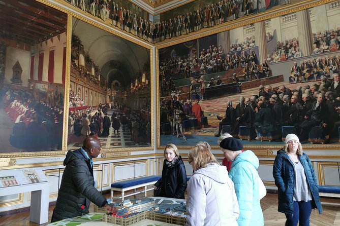 Giverny and Versailles Full-Day Private Guided Tour with Hotel Pickup - The Expertise of the Art Historian Guides