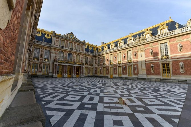 Giverny and Versailles Private Full-Day Tour - Discover Monet’s Water Lily Gardens in Giverny