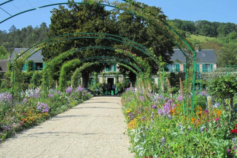 Giverny Monet Half Day Guided Trip From Paris with Transport - Departing from Paris with Comfortable Transport
