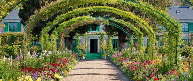 Giverny Monet Half Day Guided Trip From Paris with Transport - Managing the Visit During Peak Bloom Season