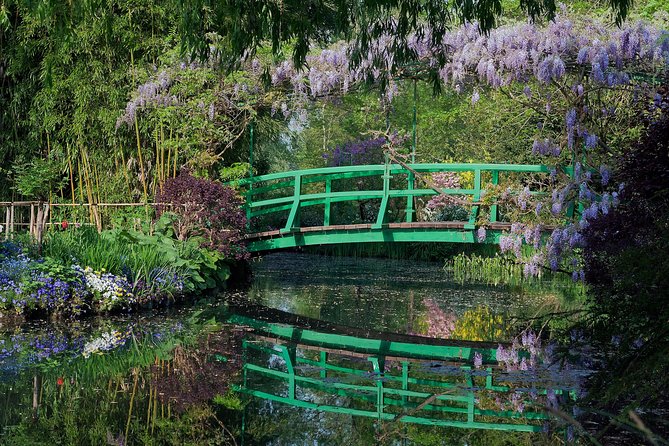 Giverny Monet's House & Versailles Palace Private Day Trip from Paris - Starting at Your Doorstep: Hotel Pickup and Transport
