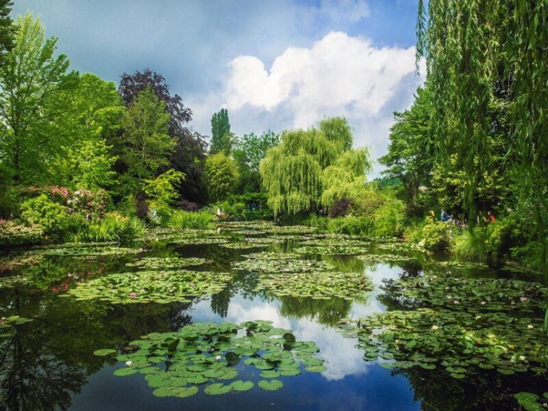 Giverny Private Guided Walking Tour - Key Points