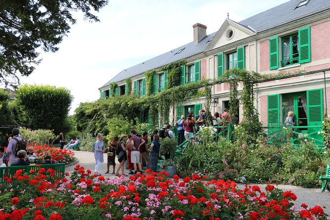 Giverny Private Half-Day Trip including Claude Monet' Gardens & House from Paris - The Art Historian Guide: Insightful and Passionate