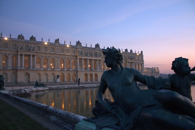 Giverny & Versailles Private Day Tour with Lunch from Paris - Exploring the Versailles Gardens