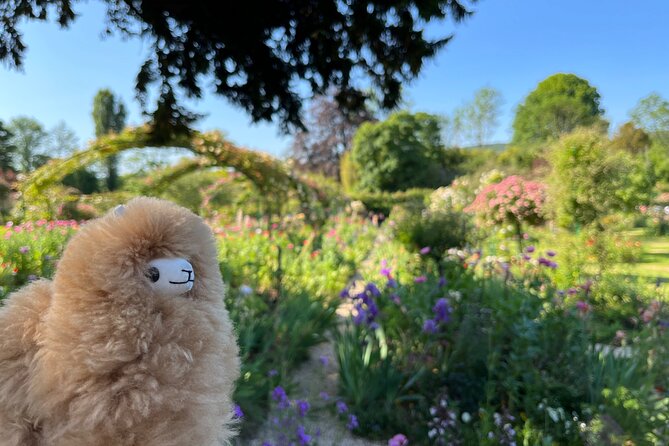 Giverny & Versailles Private Guided Tour with Ticket Entry - Discover Two French Landmarks in One Day with Exclusive Guided Access